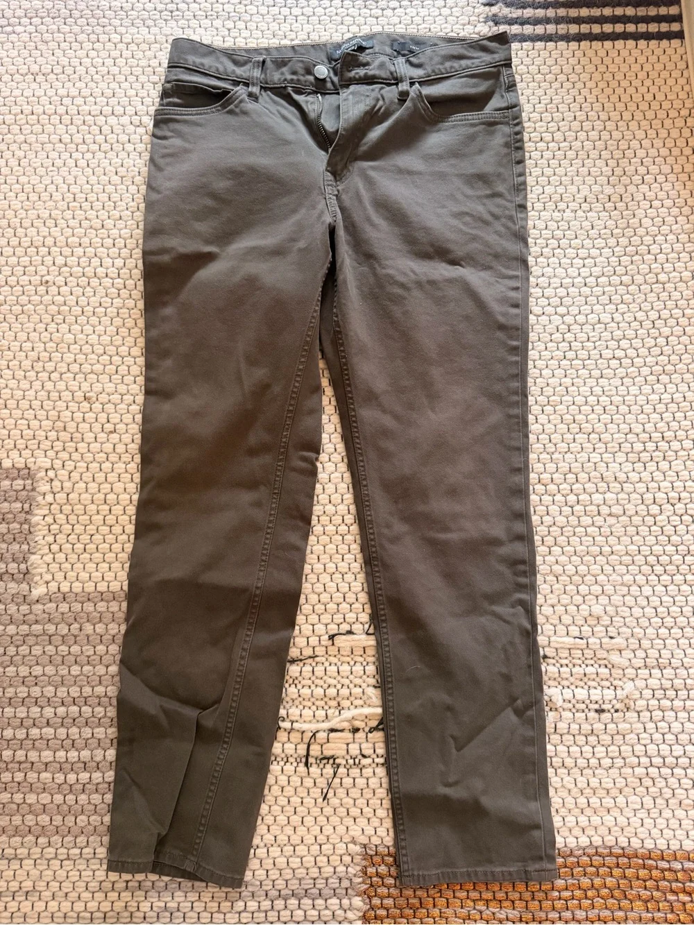 Banana Republic Men’s Traveler Pant Slim - Olive & Off White